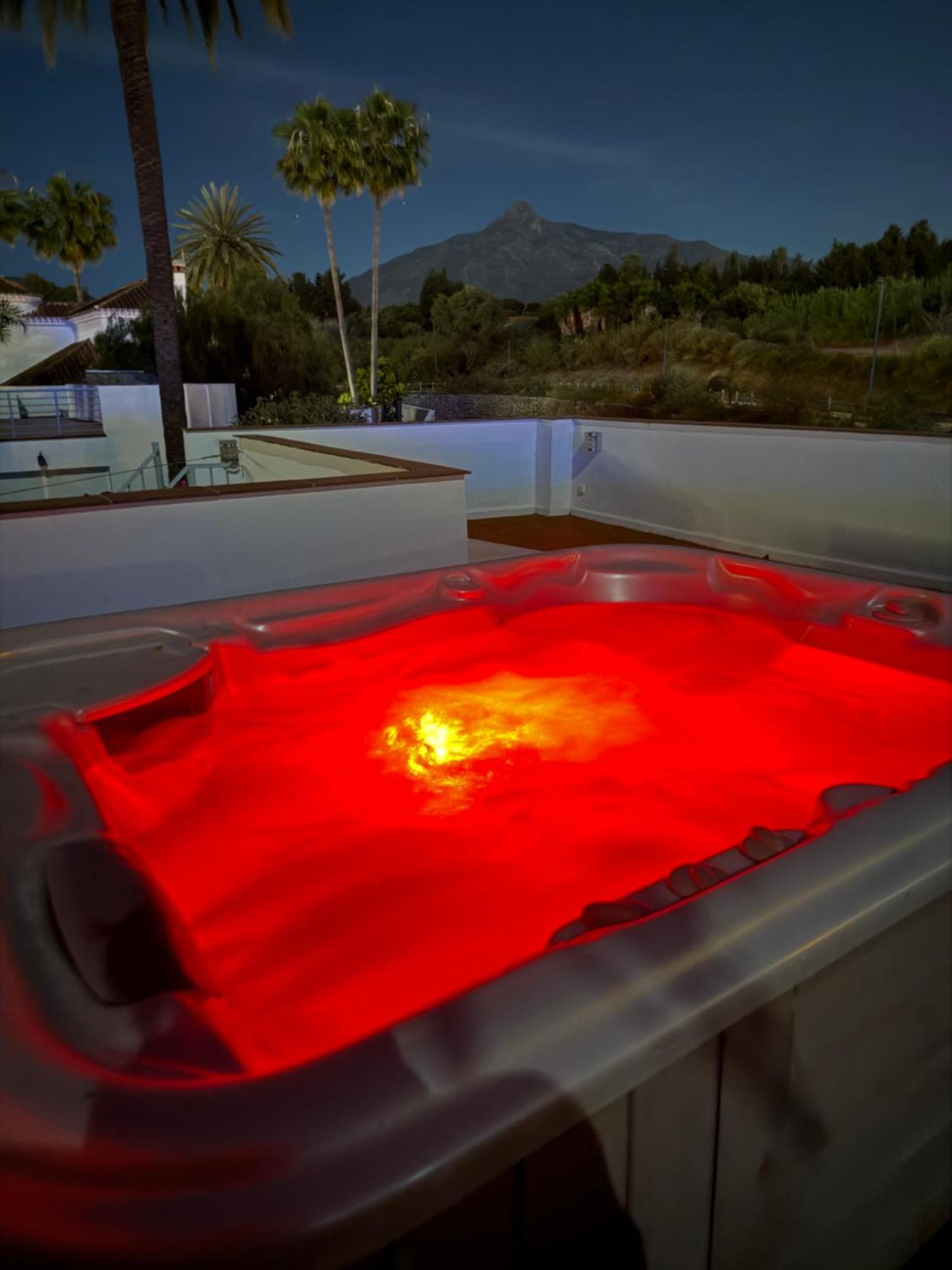 Puerto Banus Jacuzzi Close To Breath And Marbella Arena 马尔韦利亚 外观 照片